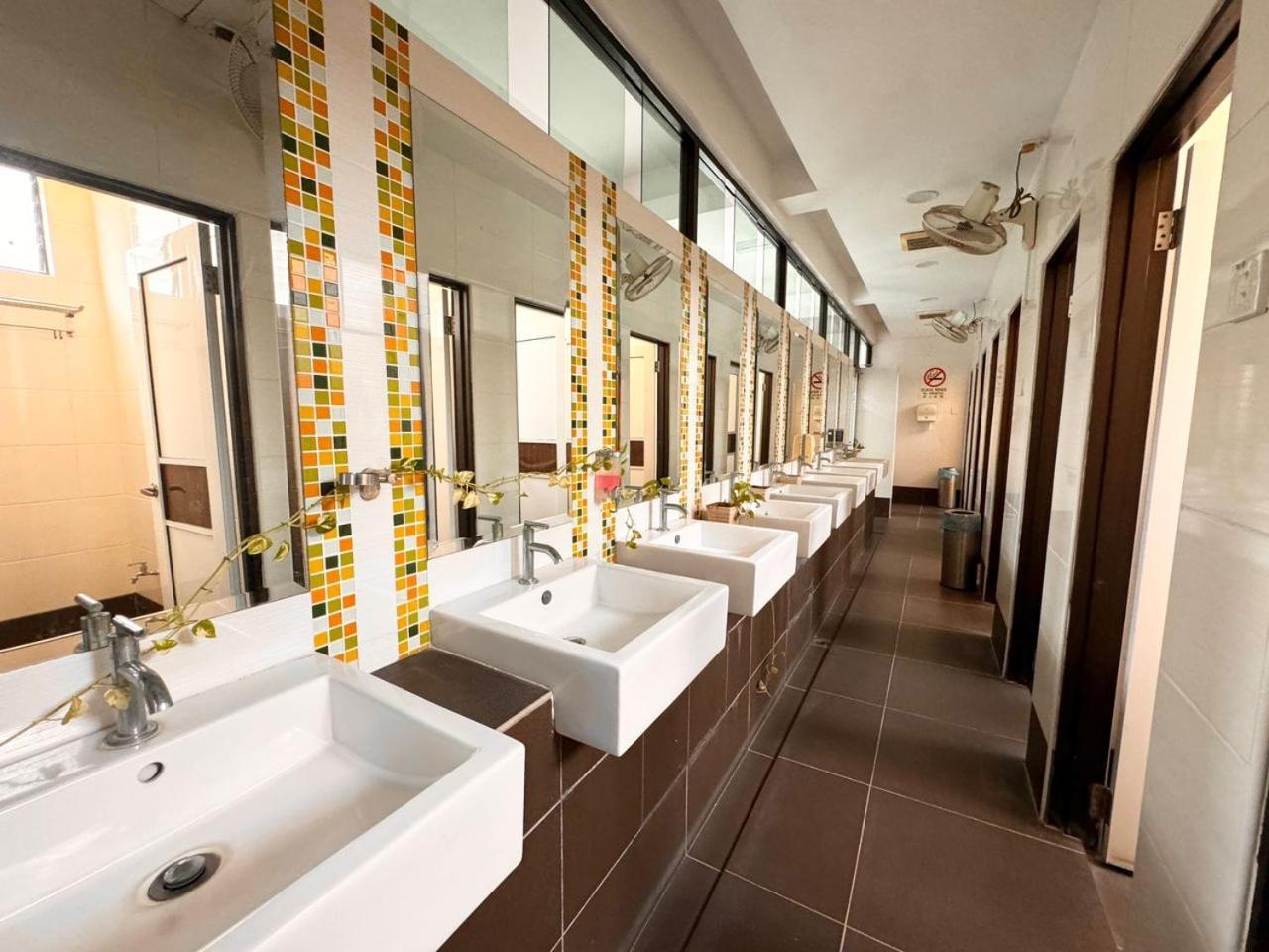 Hotel Sunflower - Hls Malacca Exterior photo