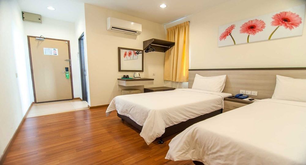 Hotel Sunflower - Hls Malacca Exterior photo
