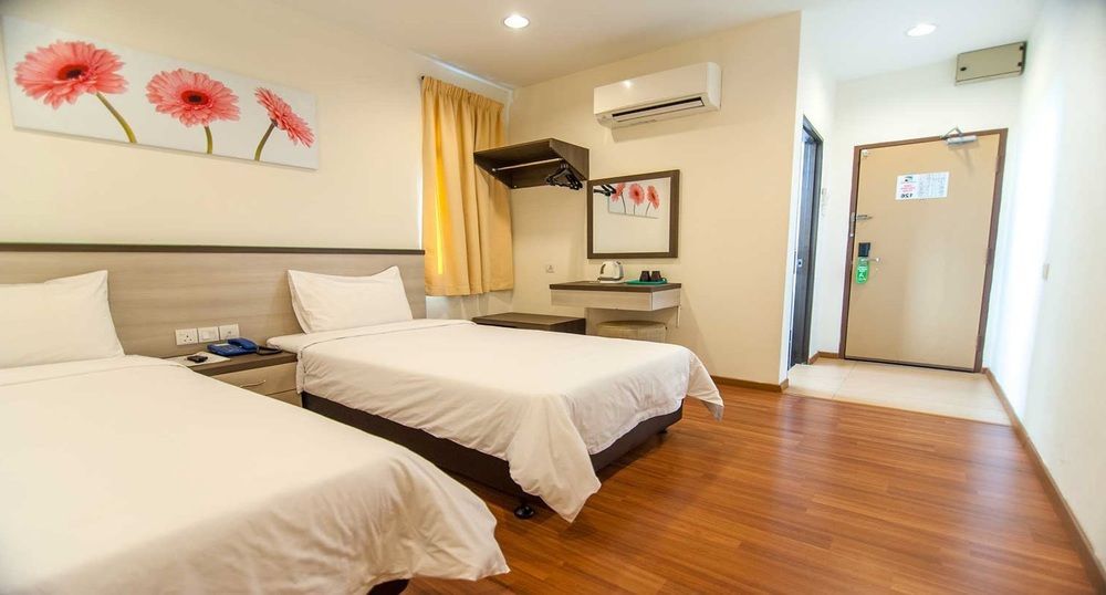 Hotel Sunflower - Hls Malacca Exterior photo
